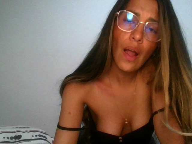 JuanaBrunette's BongaCams show and profile