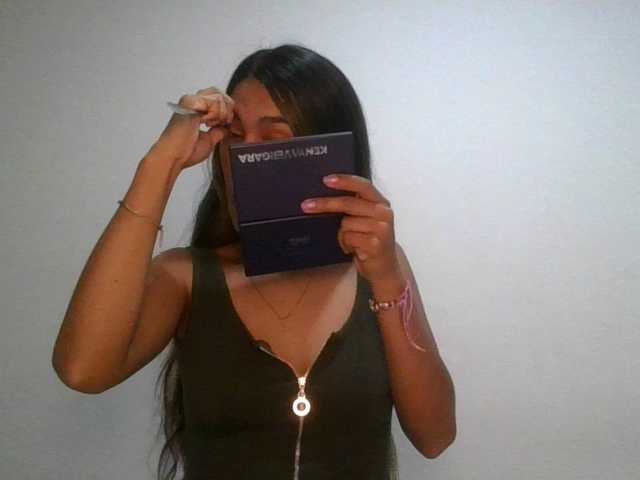 JuanaBrunette's BongaCams show and profile