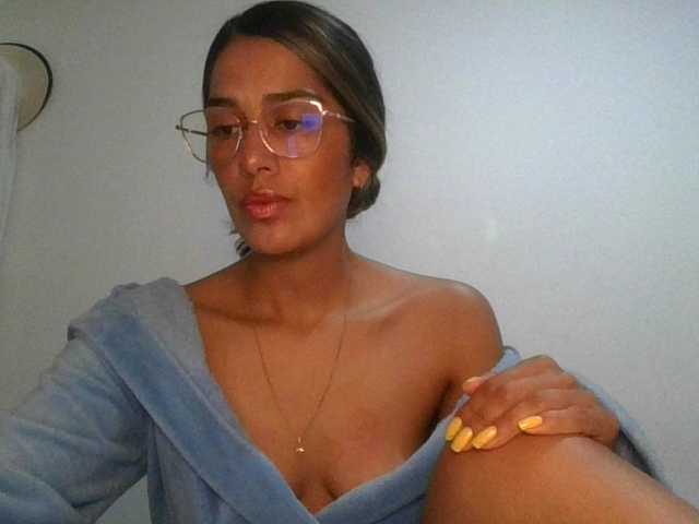 JuanaBrunette's BongaCams show and profile