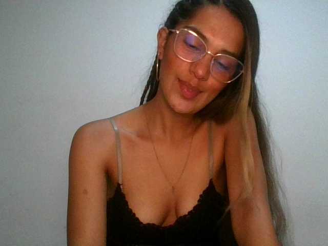 JuanaBrunette's BongaCams show and profile