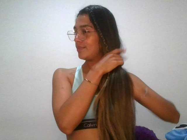 JuanaBrunette webcam