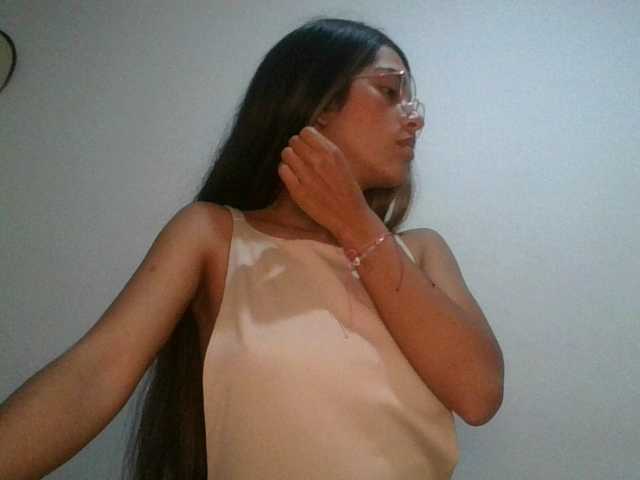 JuanaBrunette's BongaCams show and profile