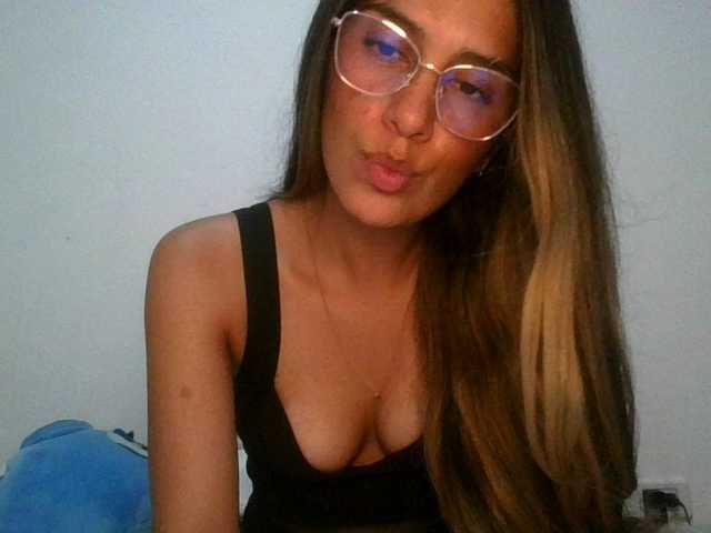 JuanaBrunette's BongaCams show and profile