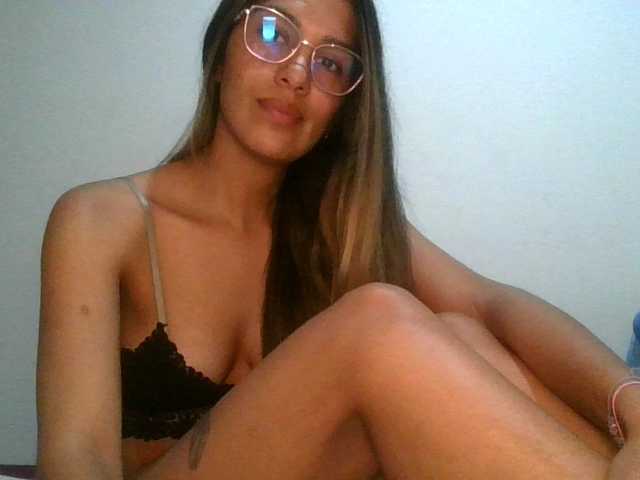 JuanaBrunette's BongaCams show and profile