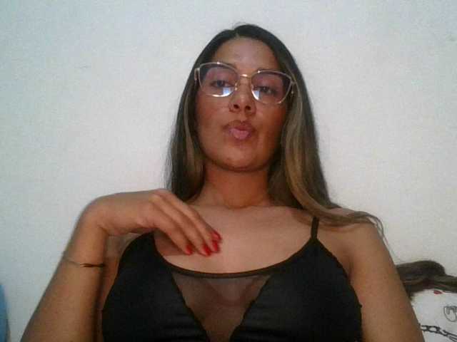 JuanaBrunette's BongaCams show and profile