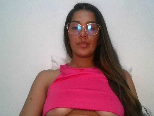 JuanaBrunette's BongaCams show and profile
