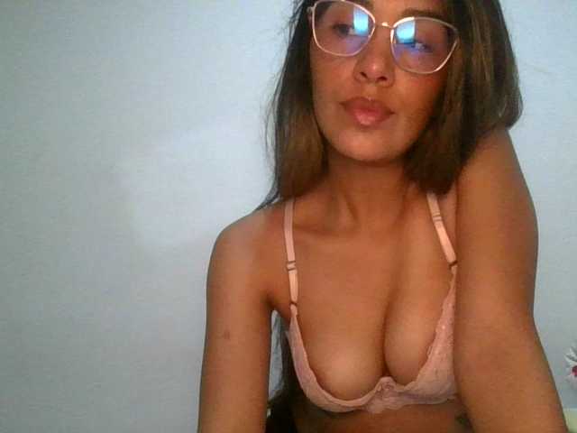 JuanaBrunette webcam