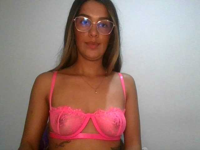 JuanaBrunette's BongaCams show and profile