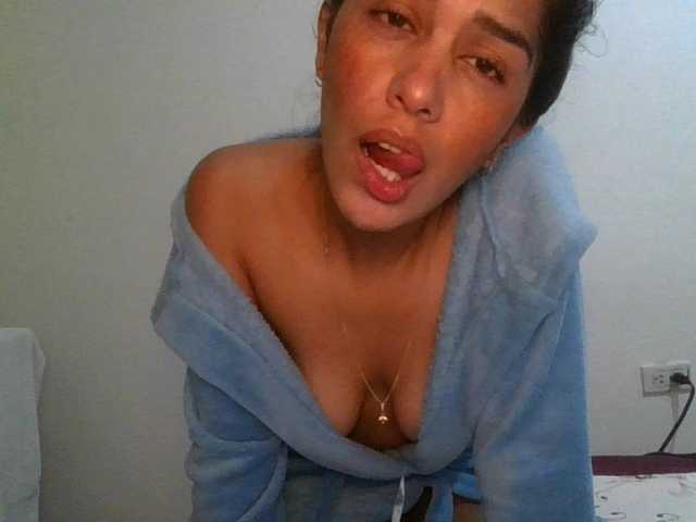 JuanaBrunette's BongaCams show and profile