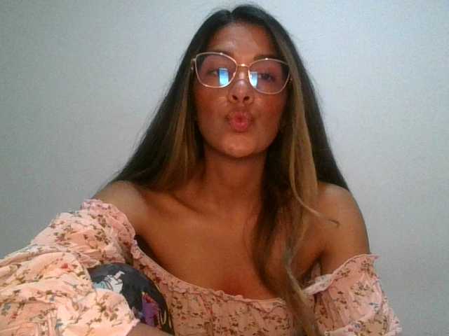 JuanaBrunette's BongaCams show and profile