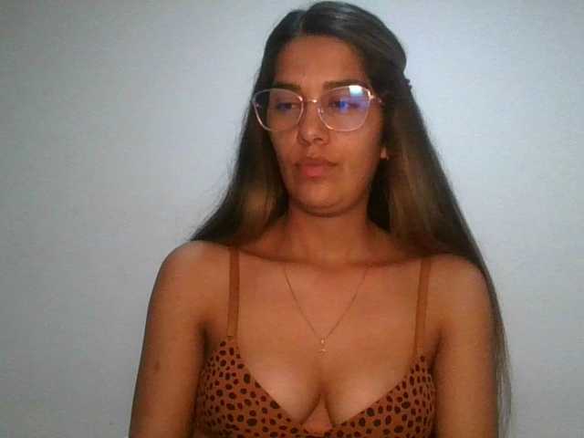 JuanaBrunette's BongaCams show and profile