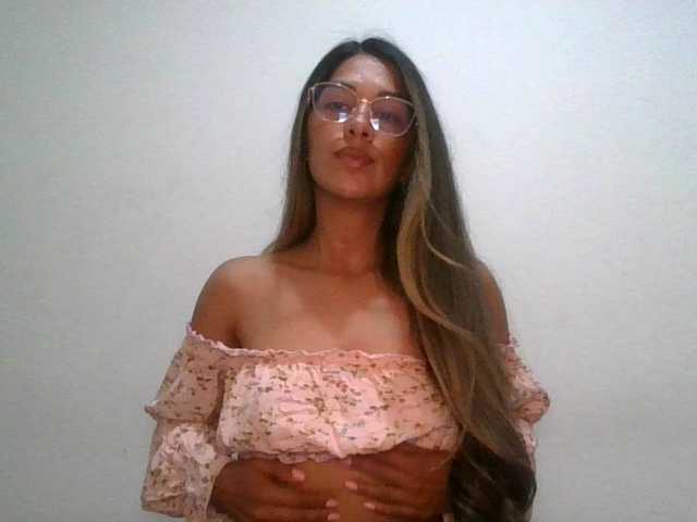 JuanaBrunette's BongaCams show and profile