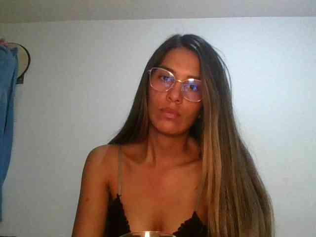 JuanaBrunette webcam