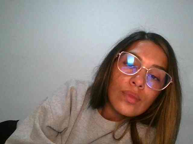 JuanaBrunette webcam