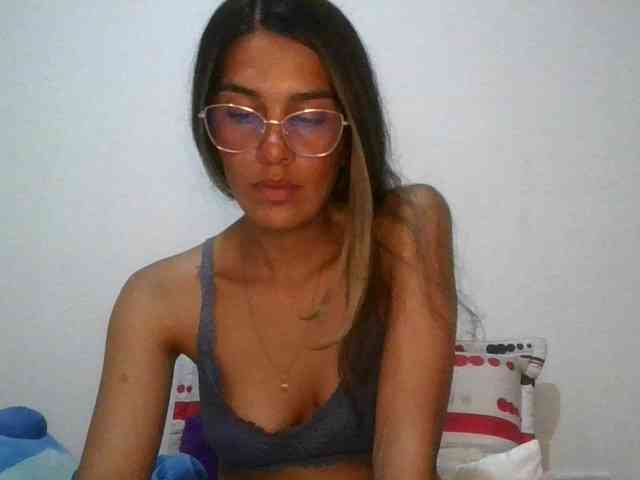 JuanaBrunette webcam