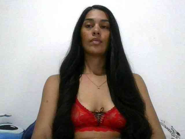JuanaBrunette webcam