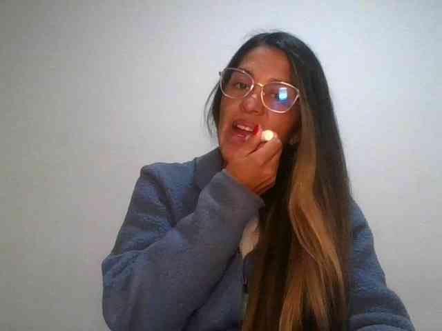 JuanaBrunette webcam