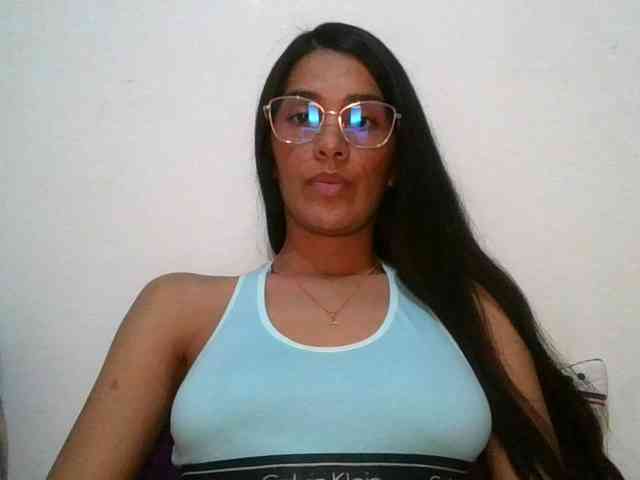 JuanaBrunette webcam