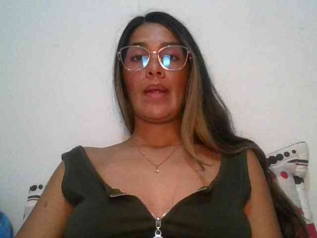 JuanaBrunette webcam