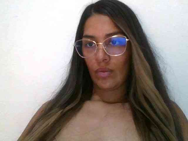 JuanaBrunette webcam