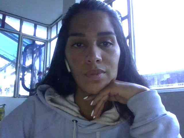 JuanaBrunette webcam