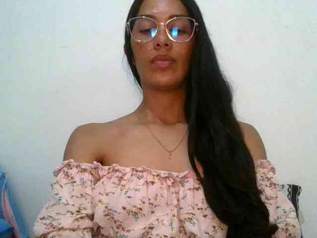 JuanaBrunette webcam