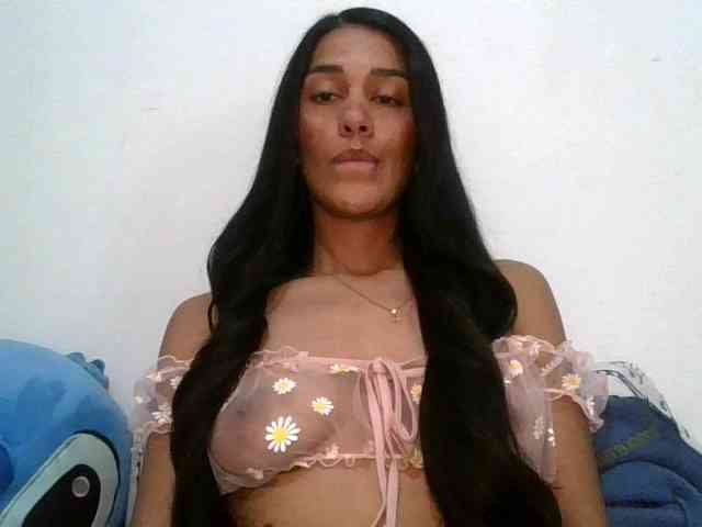 JuanaBrunette webcam