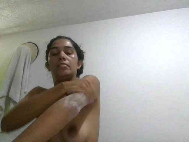 JuanaBrunette webcam