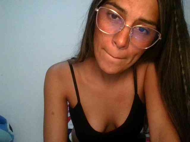 JuanaBrunette webcam