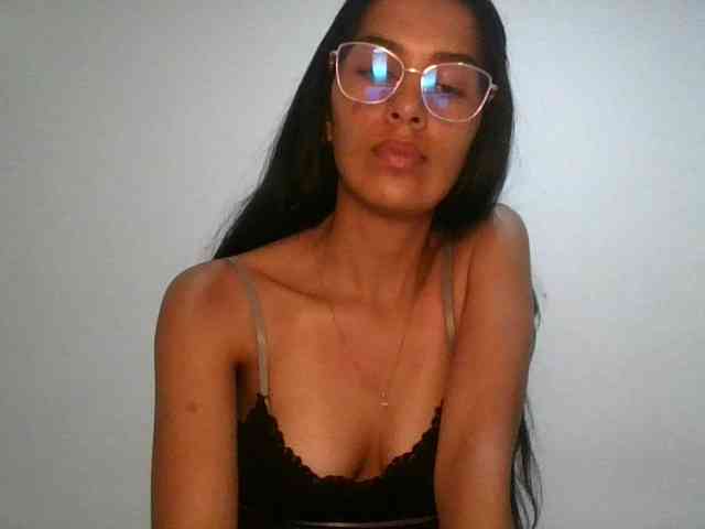 JuanaBrunette webcam