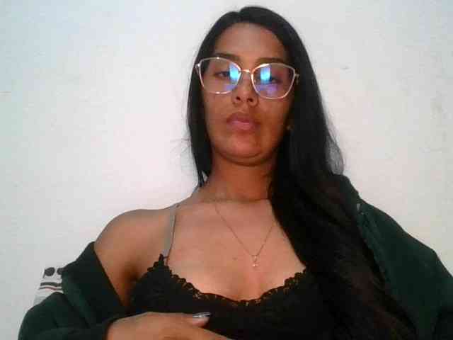 JuanaBrunette
