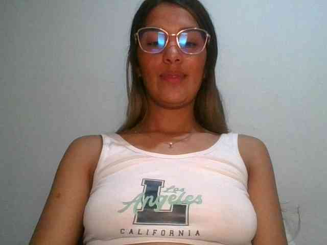 JuanaBrunette webcam