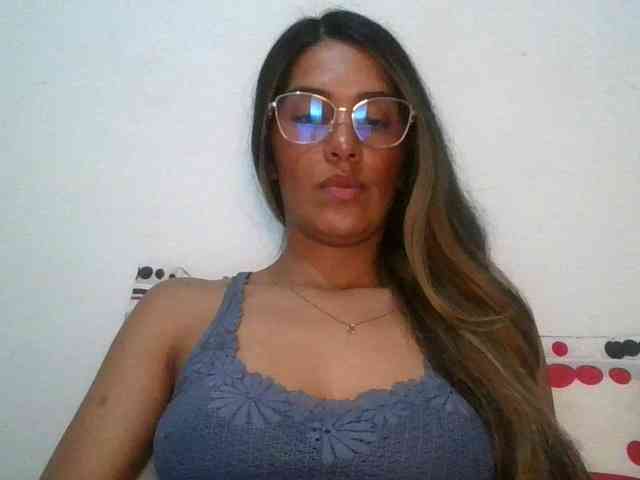 JuanaBrunette webcam