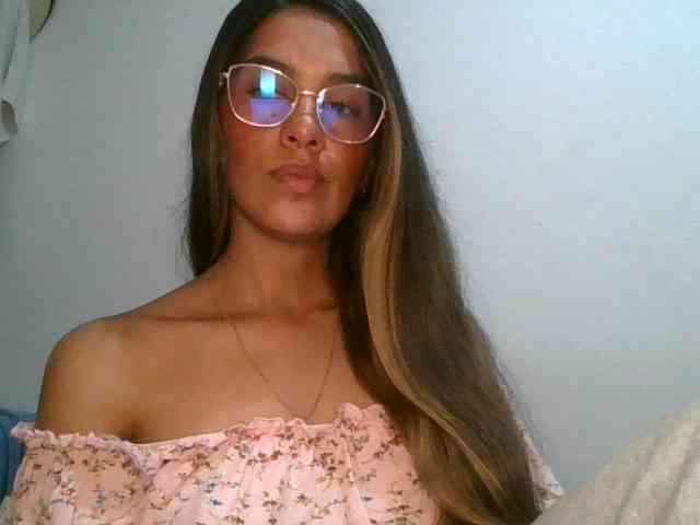 JuanaBrunette webcam