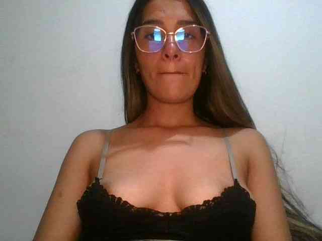 JuanaBrunette webcam