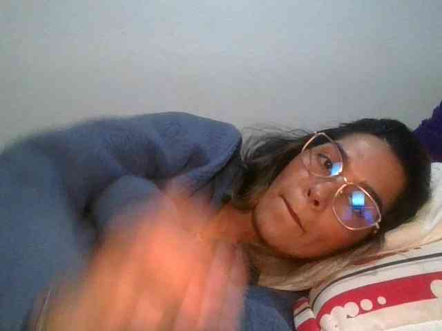 JuanaBrunette webcam