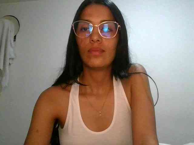 JuanaBrunette webcam