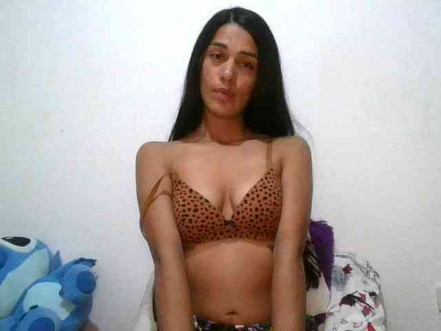 JuanaBrunette webcam