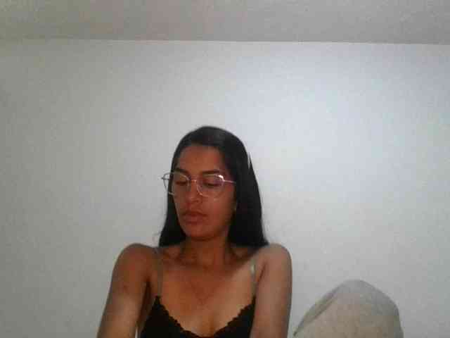 JuanaBrunette webcam
