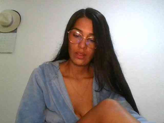 JuanaBrunette webcam