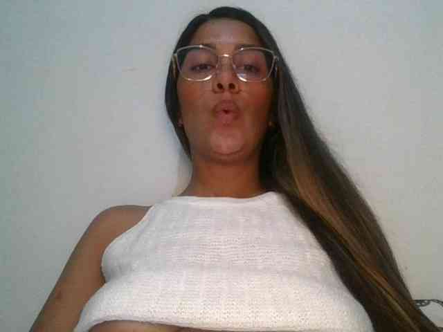 JuanaBrunette webcam