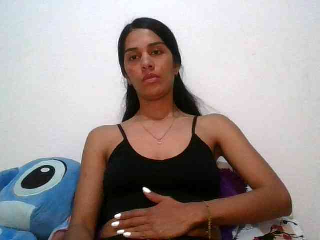 JuanaBrunette webcam