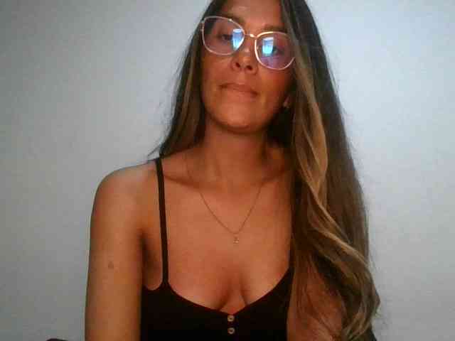 JuanaBrunette webcam