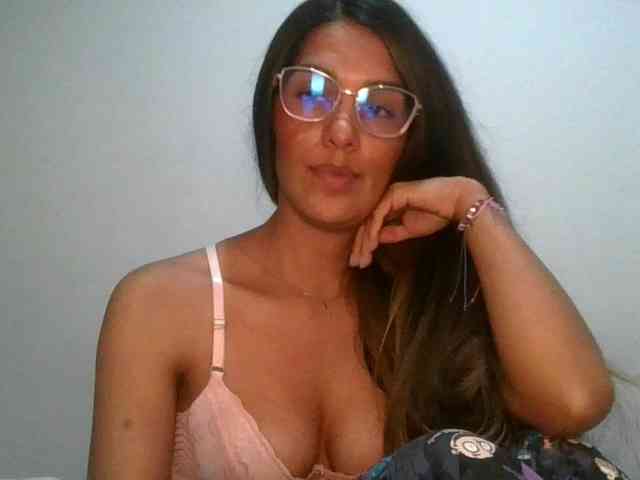 JuanaBrunette webcam