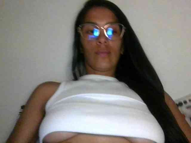 JuanaBrunette webcam