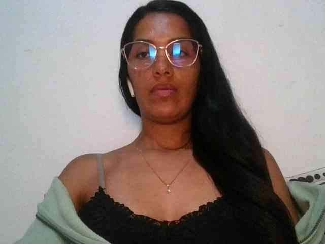 JuanaBrunette bongacams