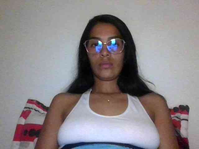 JuanaBrunette webcam