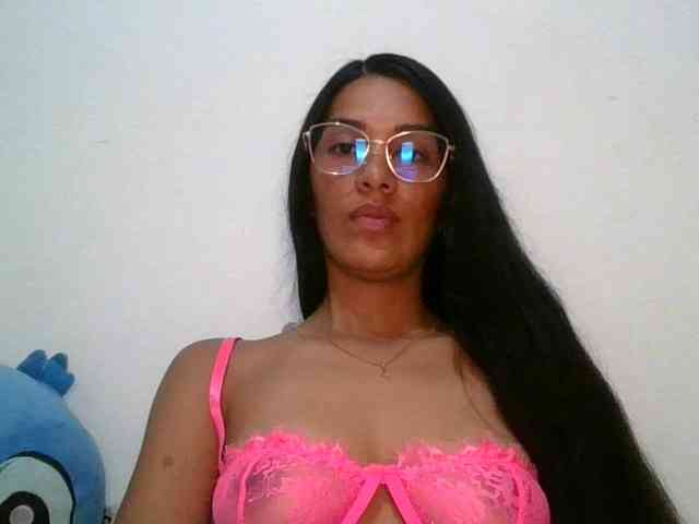 JuanaBrunette webcam
