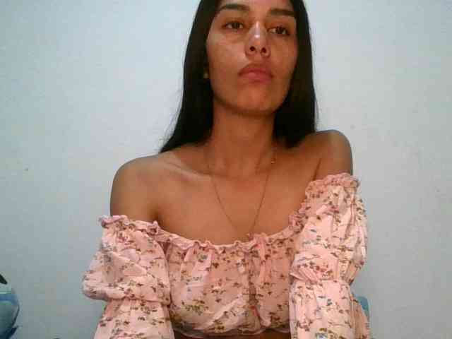 JuanaBrunette webcam