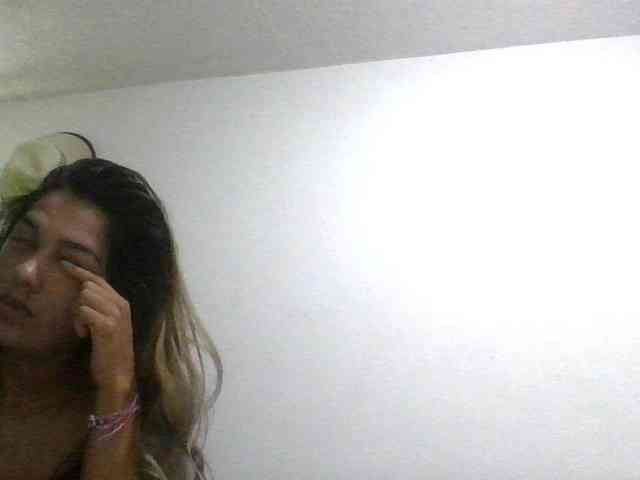 JuanaBrunette webcam